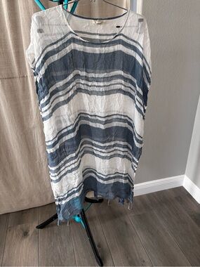 Quagga Striped White and Navy Women’s Swim Coverup